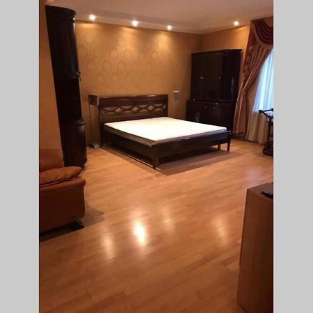 One Bedroom Kreschatik Str 4 เคียฟ ภายนอก รูปภาพ