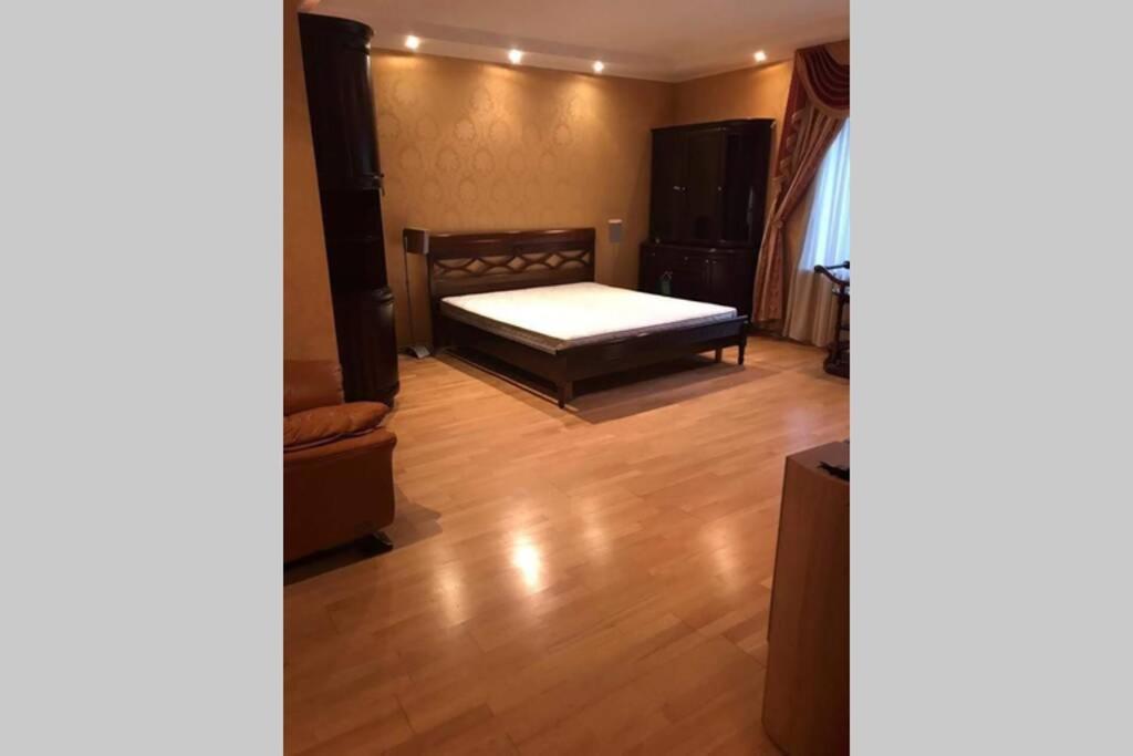 One Bedroom Kreschatik Str 4 เคียฟ ภายนอก รูปภาพ
