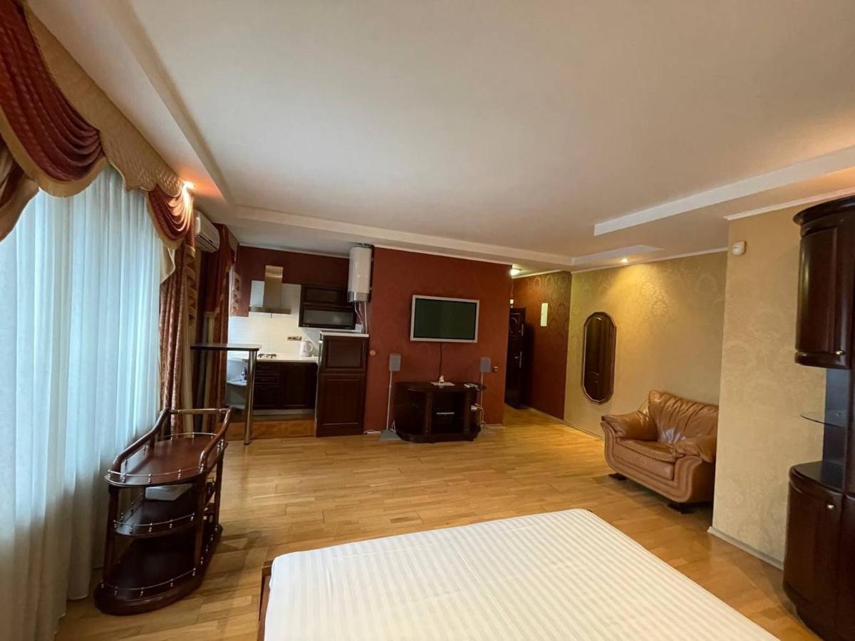 One Bedroom Kreschatik Str 4 เคียฟ ภายนอก รูปภาพ