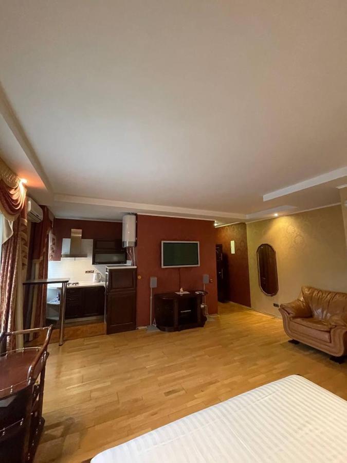 One Bedroom Kreschatik Str 4 เคียฟ ภายนอก รูปภาพ
